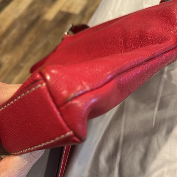 Dooney & Bourke Red Pebbled Leather Crossbody Bag purse - Picture 11 of 11